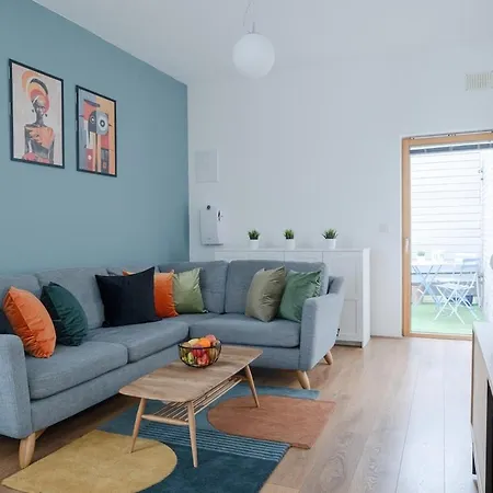 Excel London - 2 Bedroom Apartment - Sleep 4
